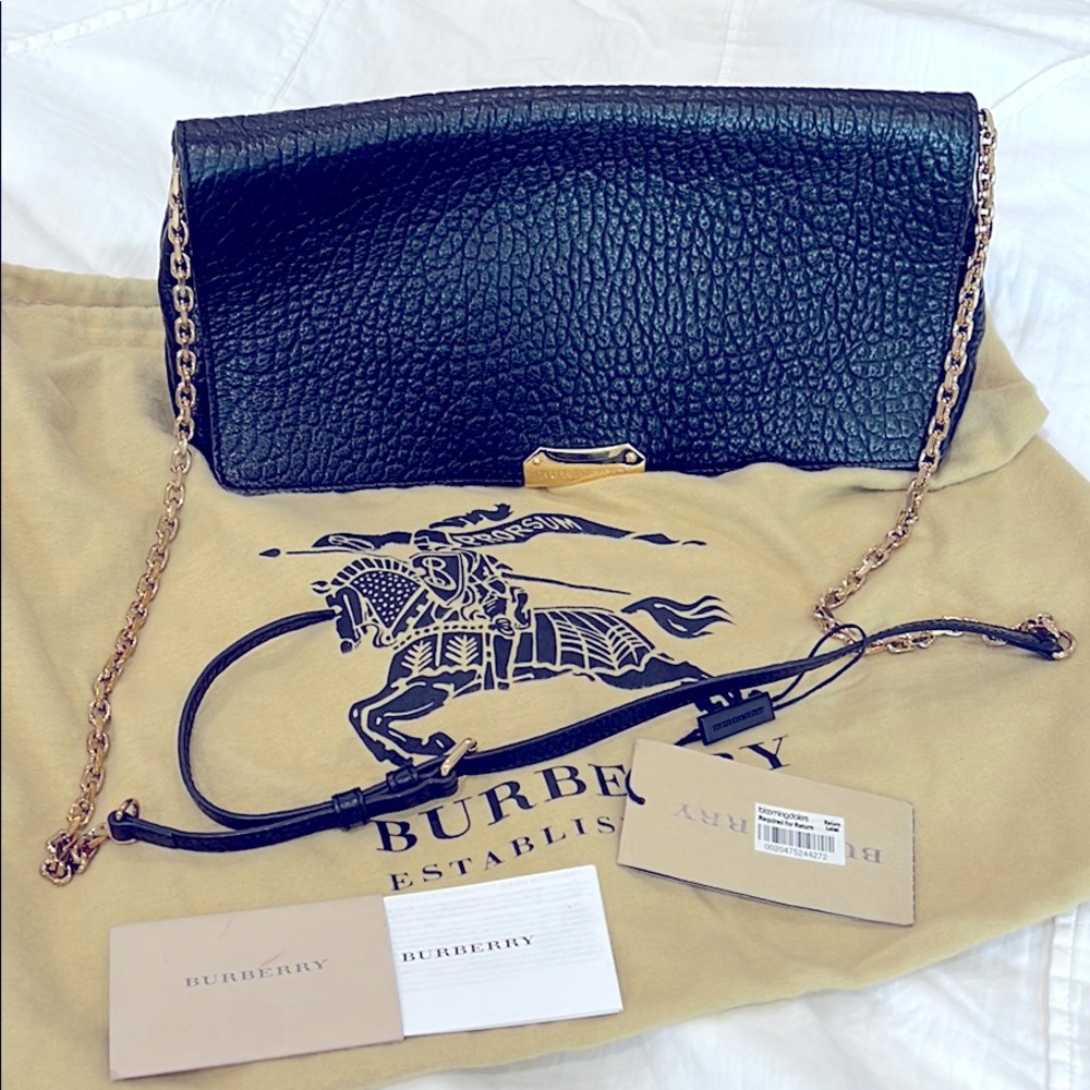 Burberry medium mildhenhall clutch